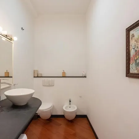 Joivy Classic Flat Next To Trendy Bars