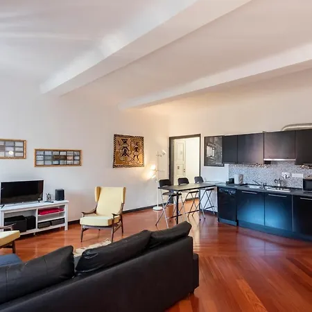 Joivy Classic Flat Next To Trendy Bars