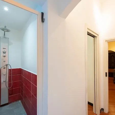 Joivy Classic Flat Next To Trendy Bars *